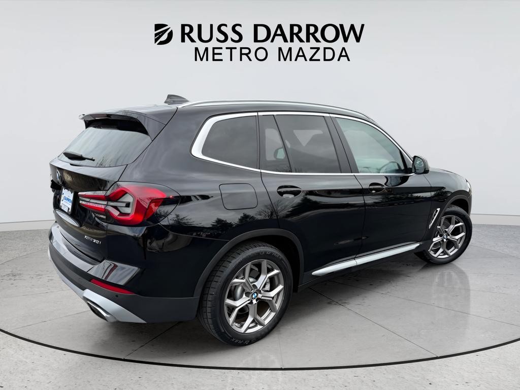 BMW X3 Vehicle Full-screen Gallery Image 05