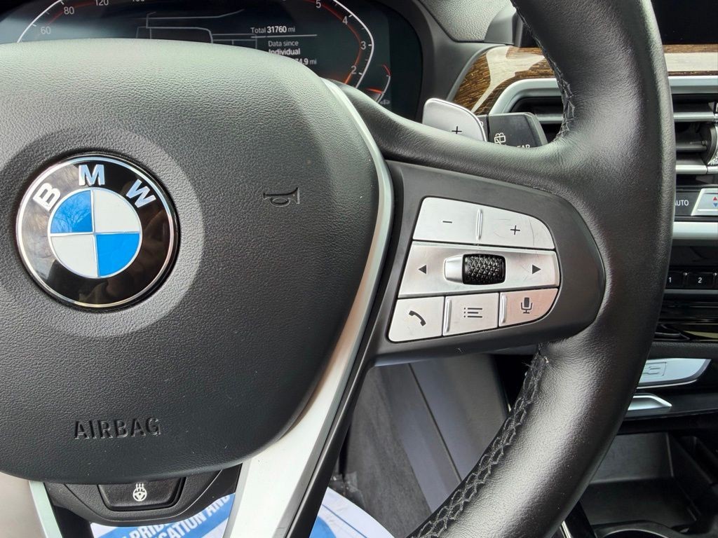 BMW X3 Vehicle Full-screen Gallery Image 13