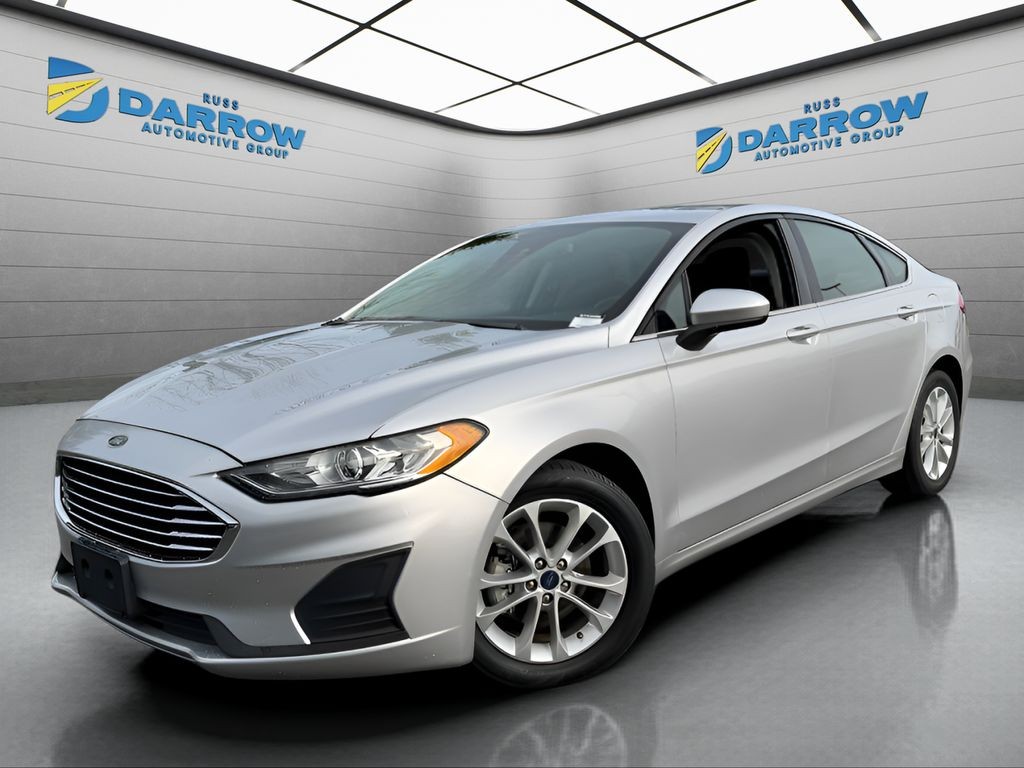 Ford Fusion Vehicle Full-screen Gallery Image 01