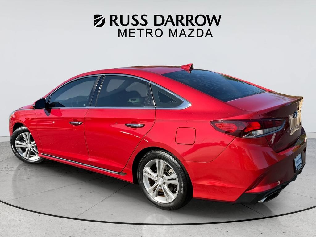 Hyundai Sonata Vehicle Full-screen Gallery Image 03