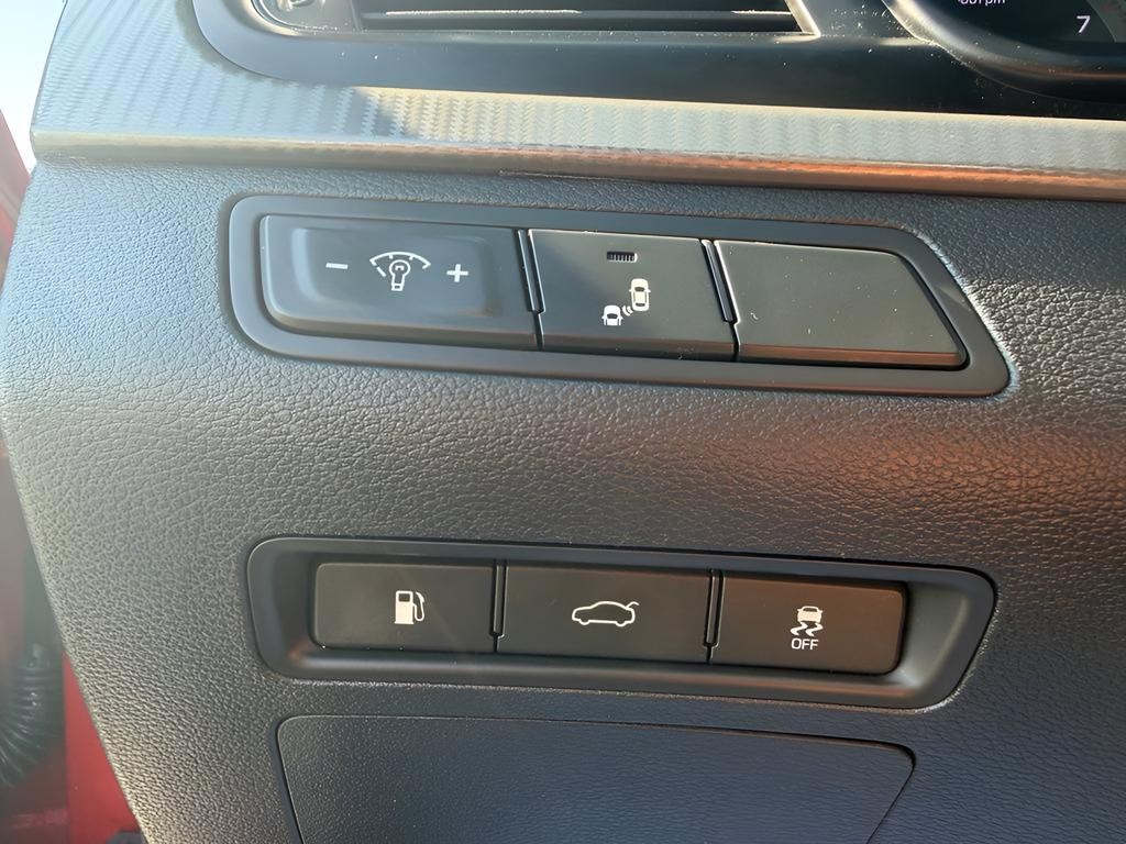 Hyundai Sonata Vehicle Full-screen Gallery Image 10