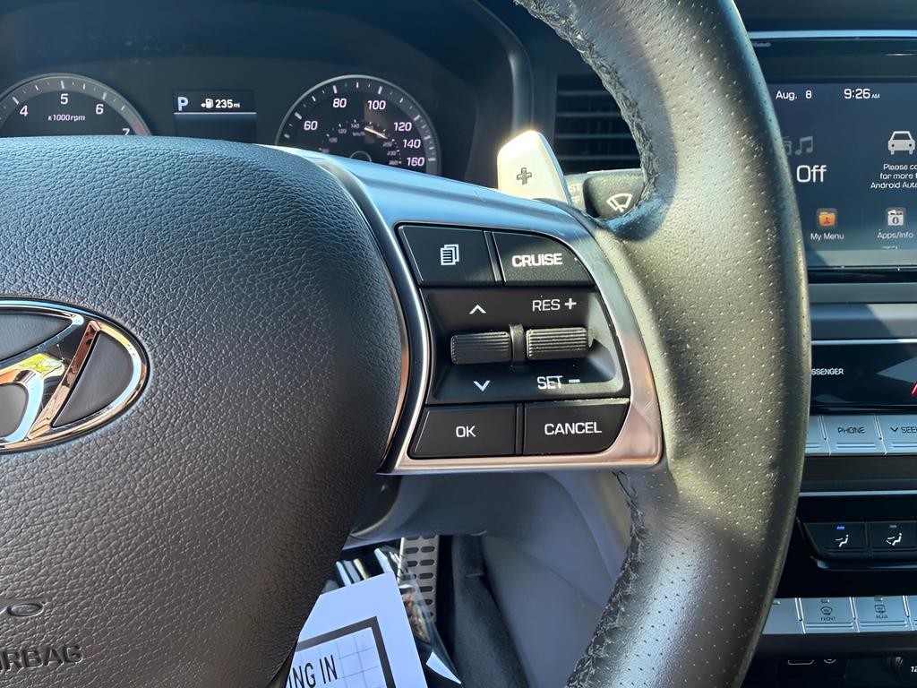 Hyundai Sonata Vehicle Full-screen Gallery Image 13