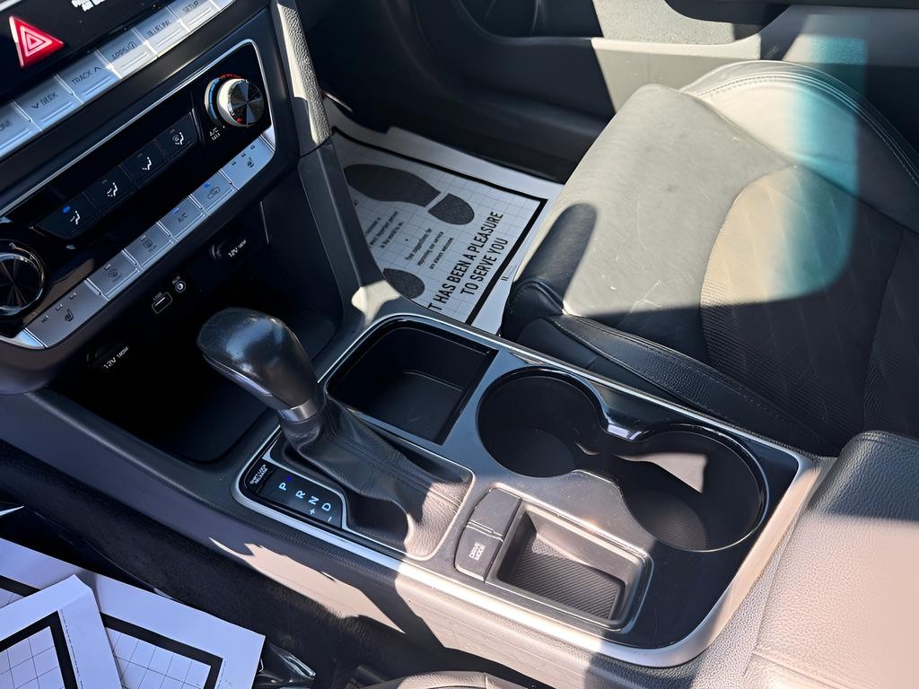 Hyundai Sonata Vehicle Full-screen Gallery Image 16