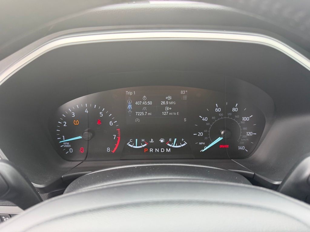 Ford Escape Vehicle Full-screen Gallery Image 12