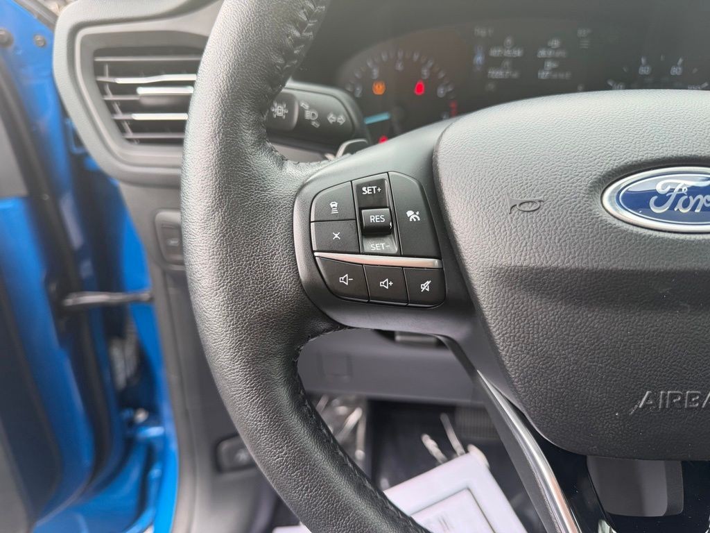 Ford Escape Vehicle Full-screen Gallery Image 13