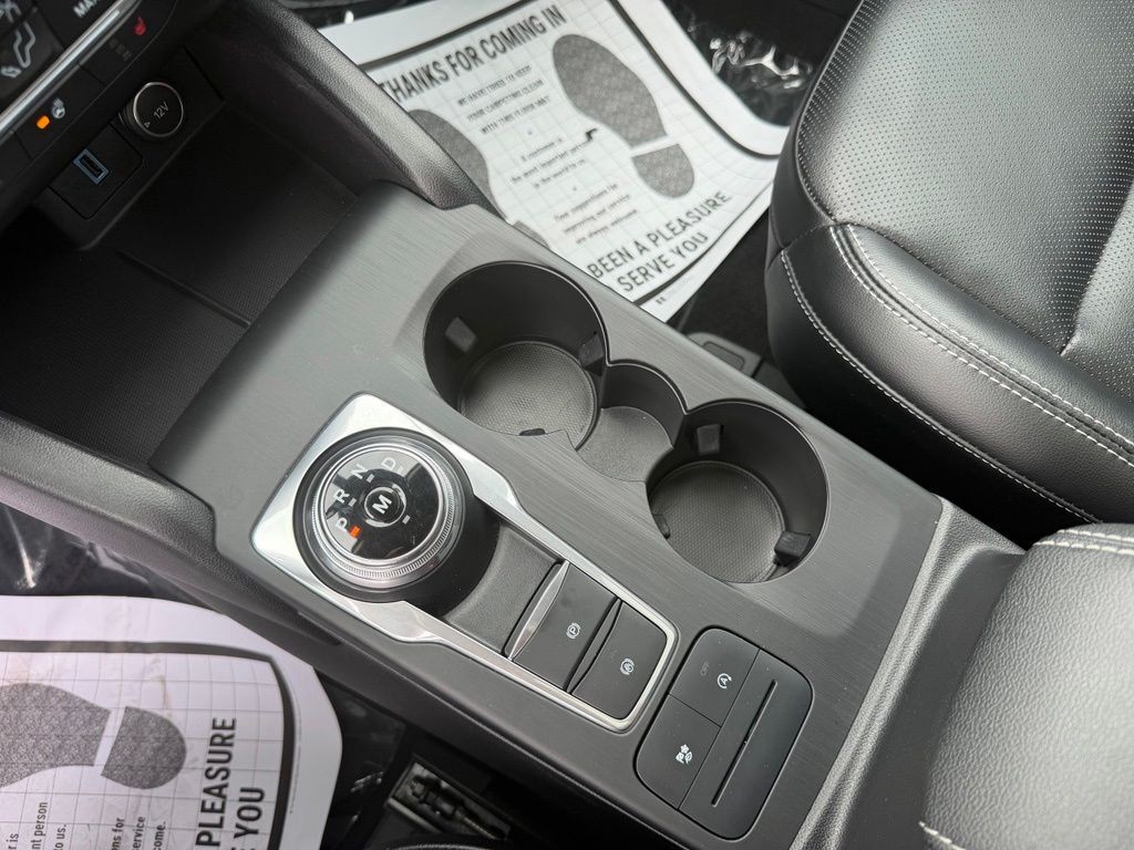 Ford Escape Vehicle Full-screen Gallery Image 18