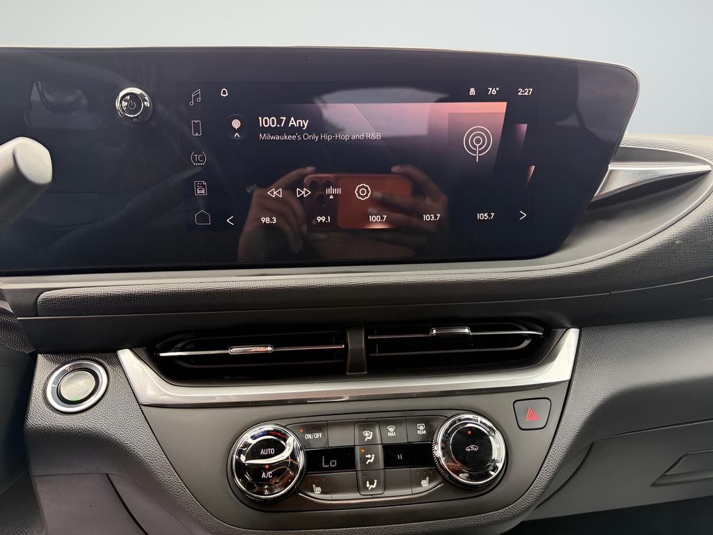 Buick Envista Vehicle Full-screen Gallery Image 16