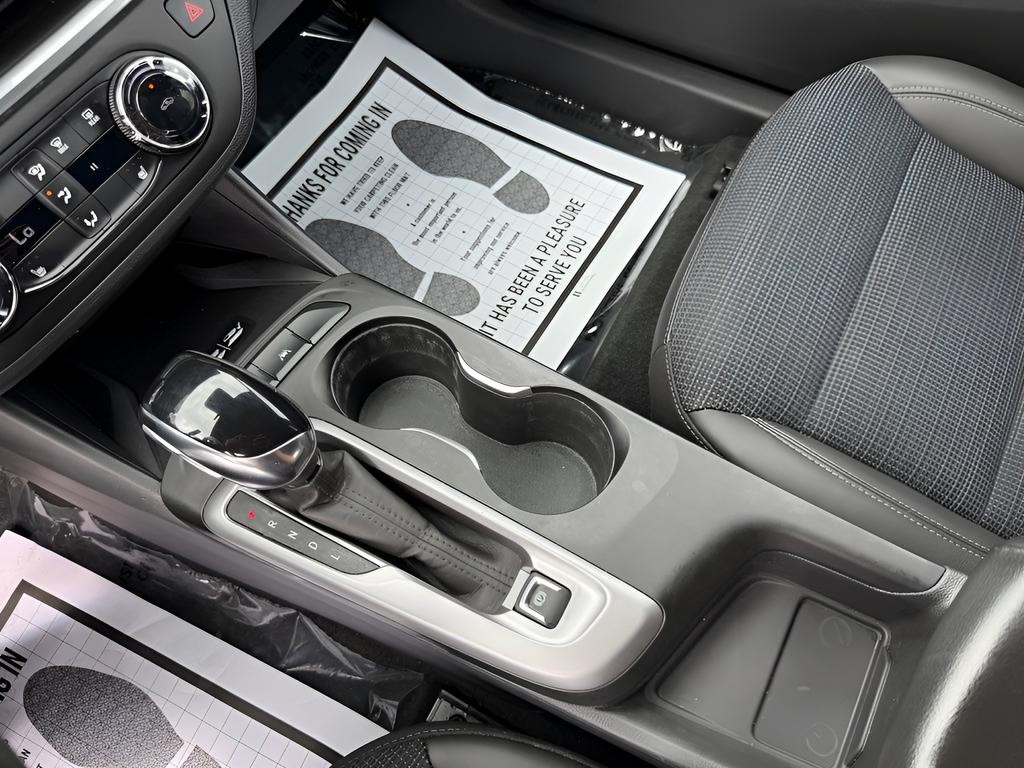 Buick Envista Vehicle Full-screen Gallery Image 17