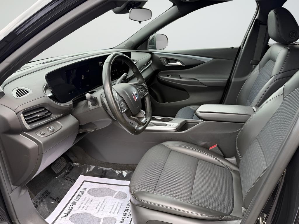 Buick Envista Vehicle Full-screen Gallery Image 18