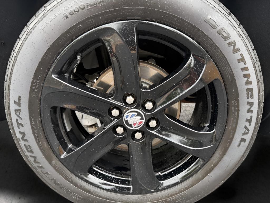 Buick Enclave Vehicle Full-screen Gallery Image 09
