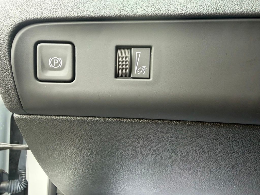 Buick Enclave Vehicle Full-screen Gallery Image 11