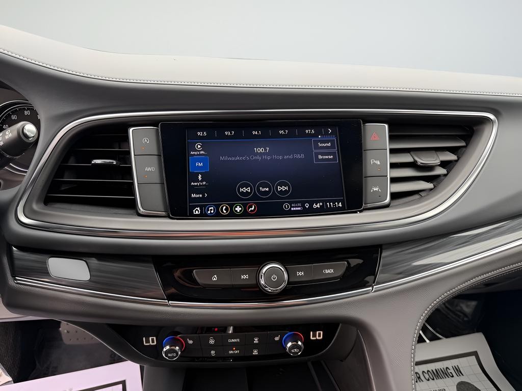 Buick Enclave Vehicle Full-screen Gallery Image 15