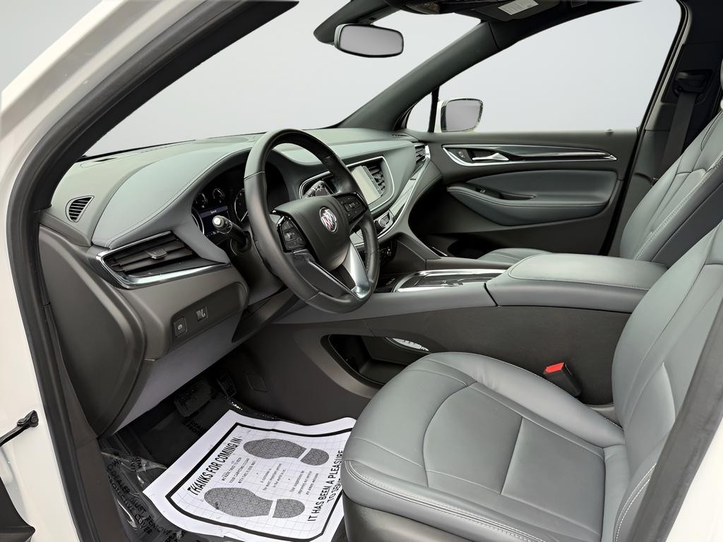 Buick Enclave Vehicle Full-screen Gallery Image 18