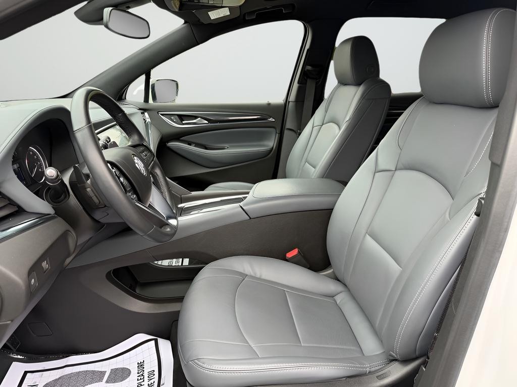 Buick Enclave Vehicle Full-screen Gallery Image 19