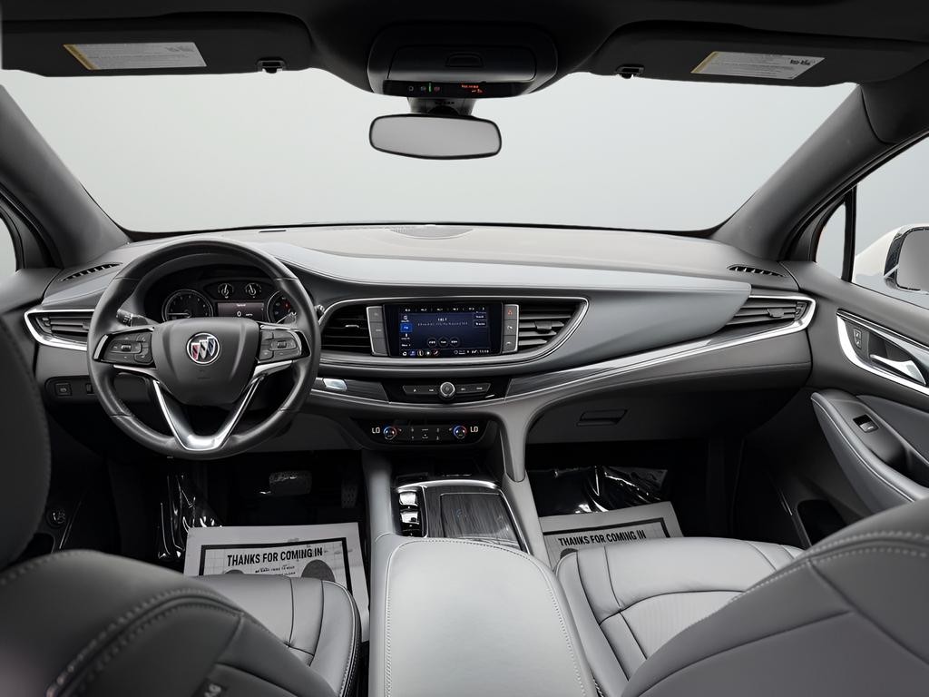 Buick Enclave Vehicle Full-screen Gallery Image 20