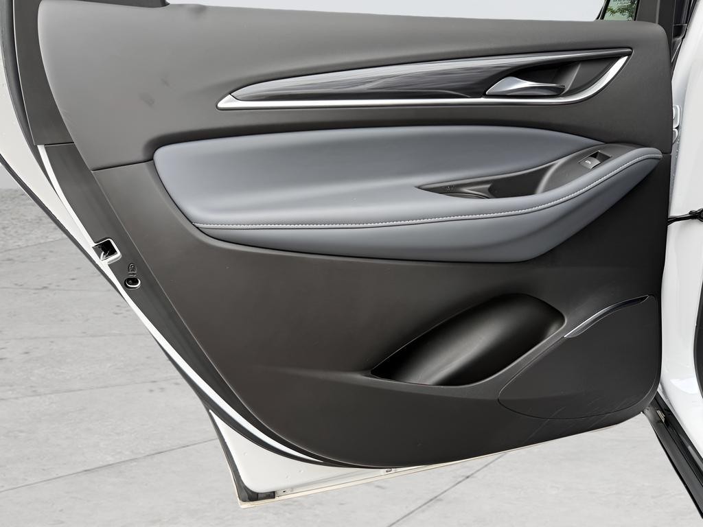 Buick Enclave Vehicle Full-screen Gallery Image 21