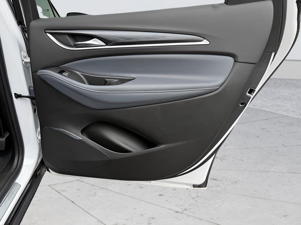 Buick Enclave Vehicle Full-screen Gallery Image 24