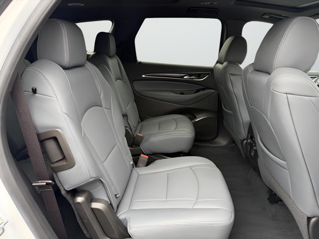 Buick Enclave Vehicle Full-screen Gallery Image 26