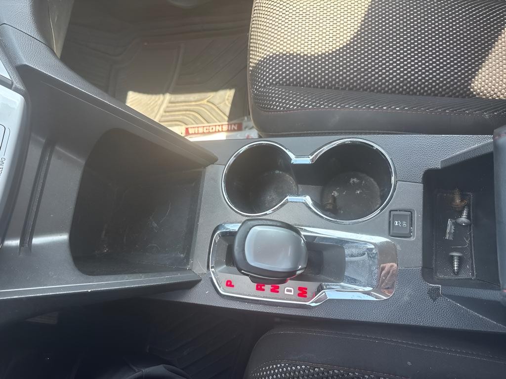 GMC Terrain Vehicle Full-screen Gallery Image 14
