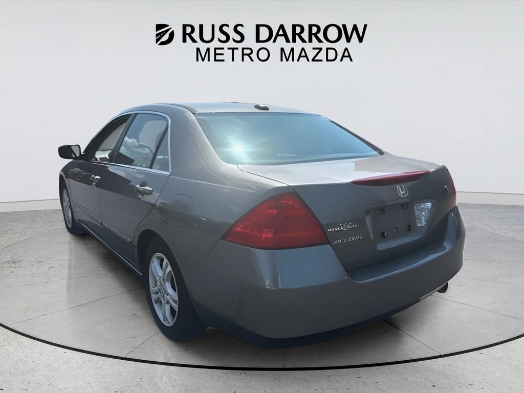 Honda Accord Sedan Vehicle Full-screen Gallery Image 03