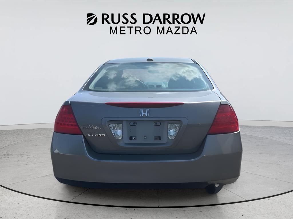 Honda Accord Sedan Vehicle Full-screen Gallery Image 04