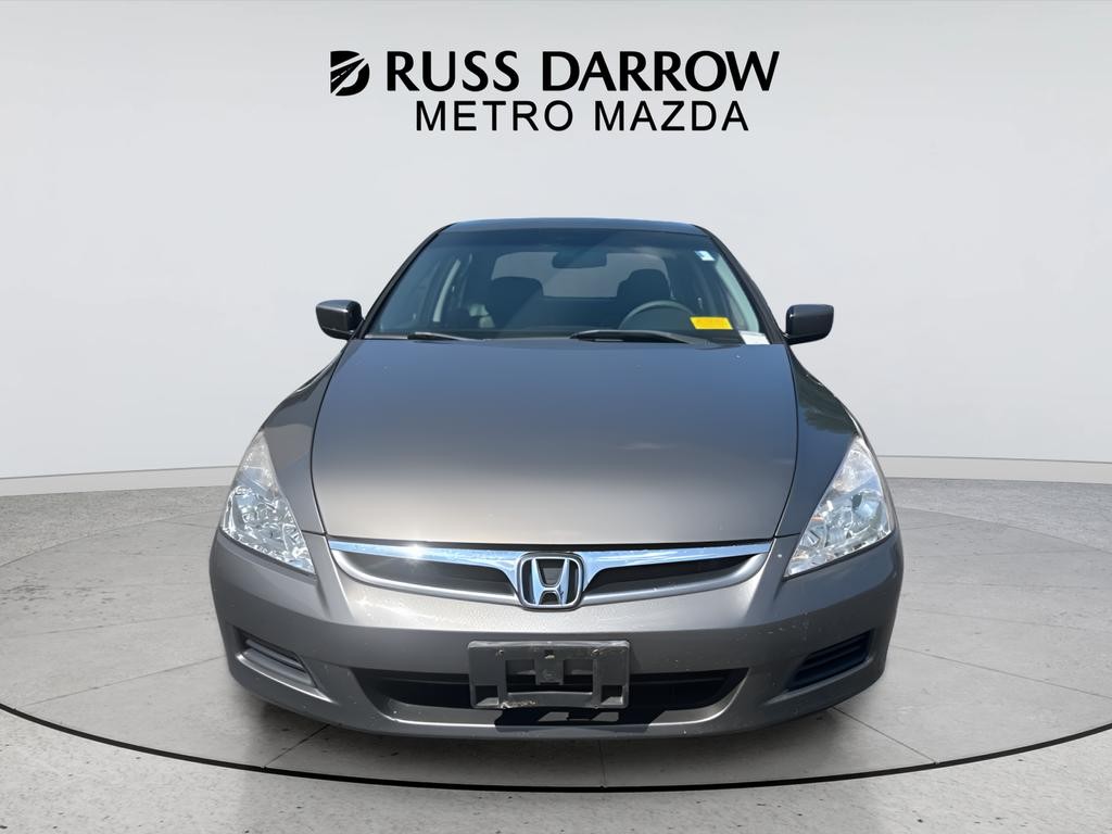 Honda Accord Sedan Vehicle Full-screen Gallery Image 08