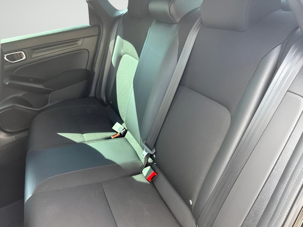 Honda Civic Sedan Vehicle Full-screen Gallery Image 12
