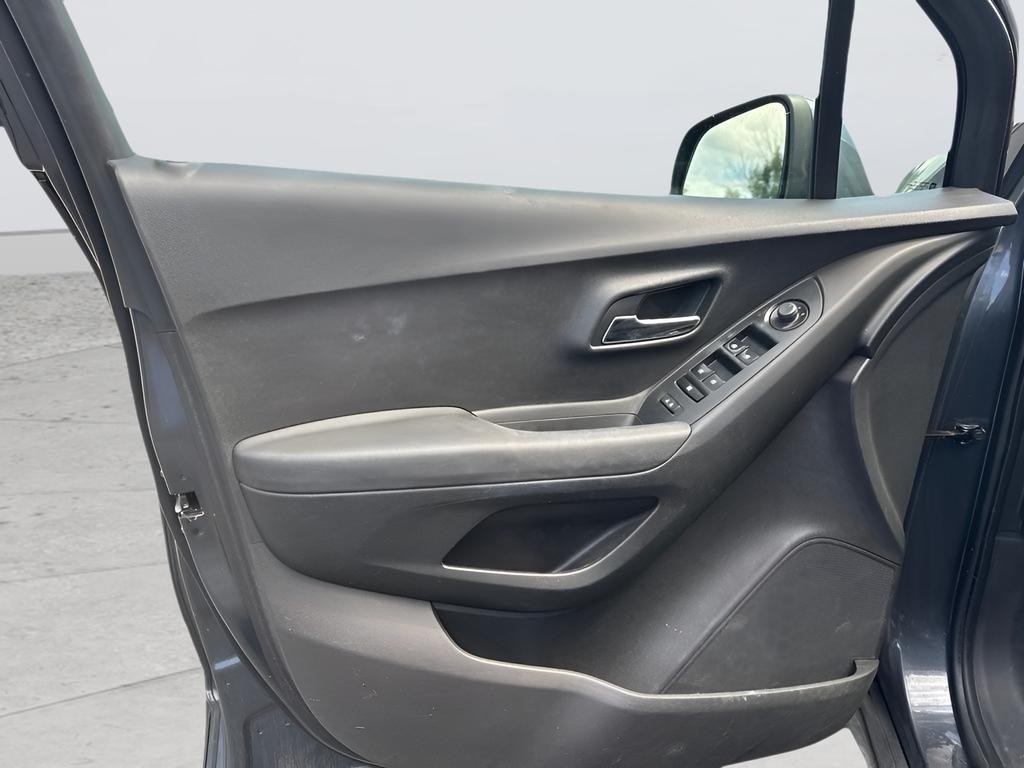 Chevrolet Trax Vehicle Full-screen Gallery Image 08