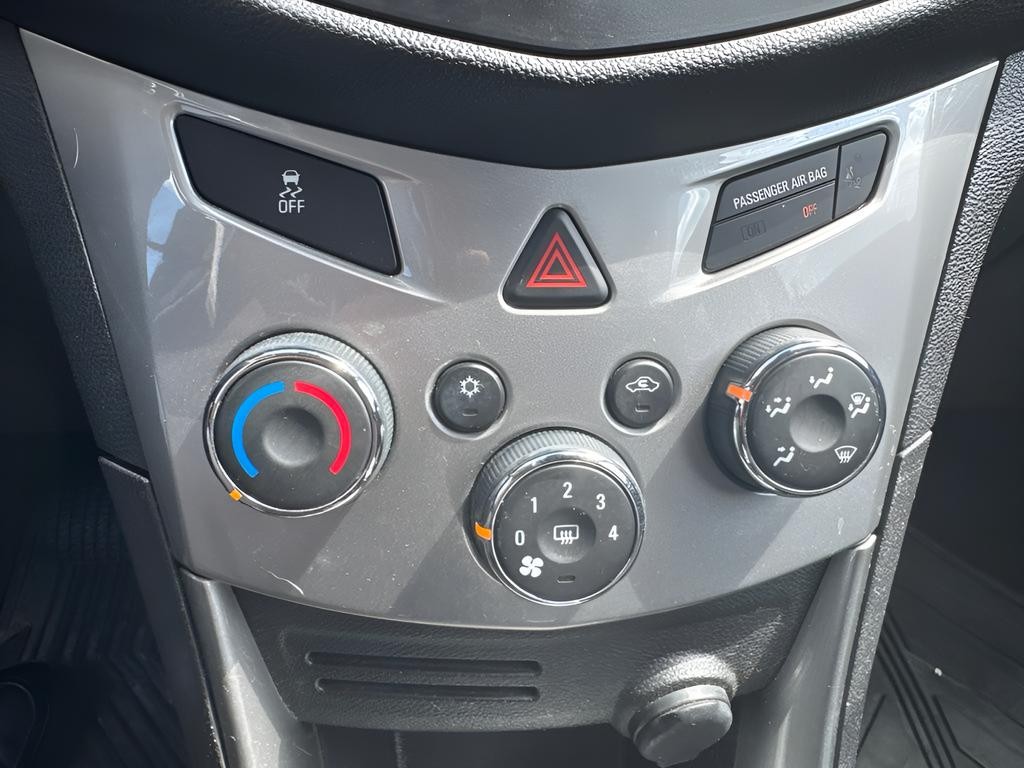 Chevrolet Trax Vehicle Full-screen Gallery Image 13
