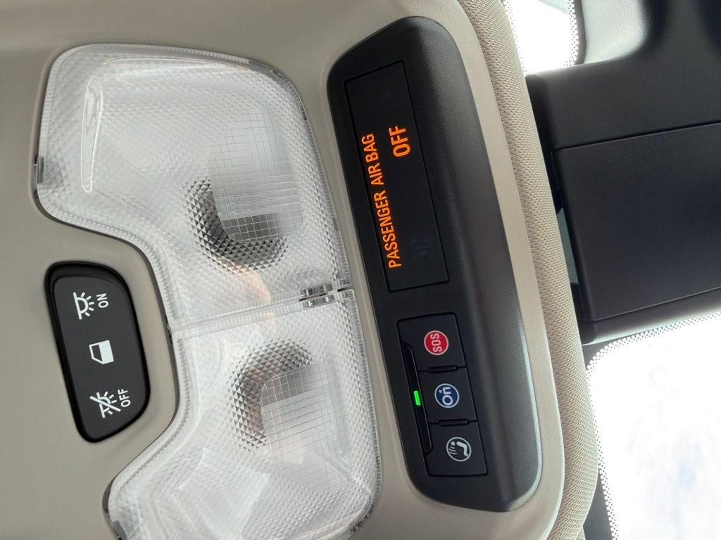 Buick Encore GX Vehicle Full-screen Gallery Image 19