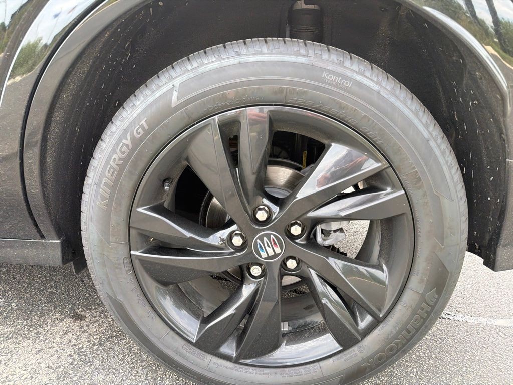 Buick Encore GX Vehicle Full-screen Gallery Image 22