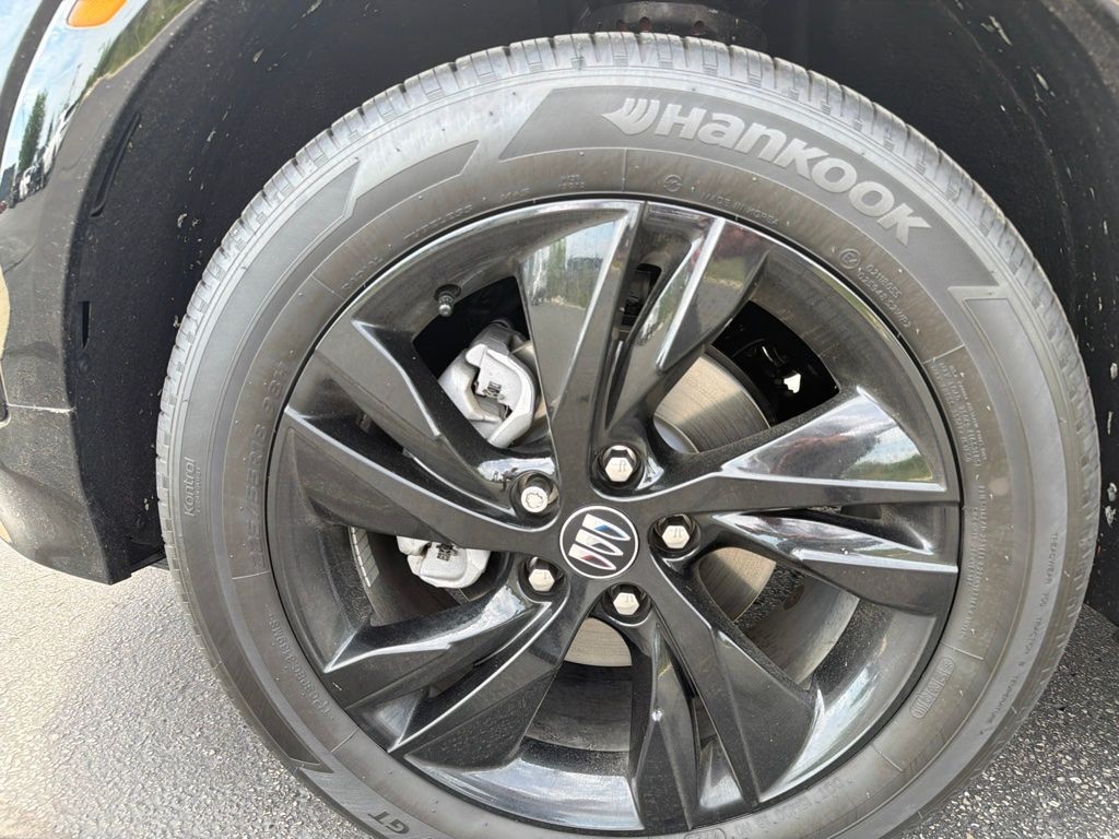 Buick Encore GX Vehicle Full-screen Gallery Image 23