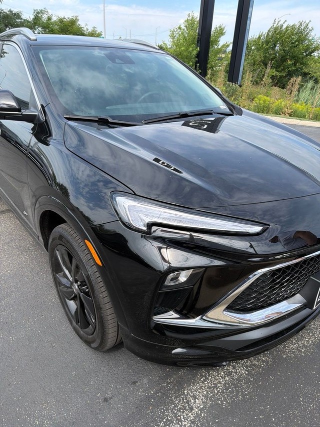 Buick Encore GX Vehicle Full-screen Gallery Image 10