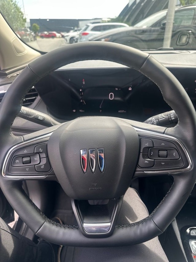 Buick Encore GX Vehicle Full-screen Gallery Image 11