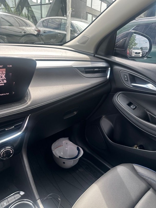 Buick Encore GX Vehicle Full-screen Gallery Image 13