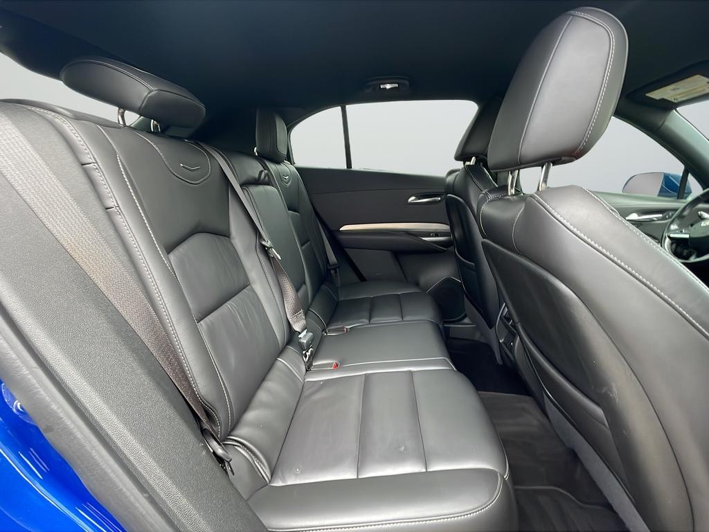 Cadillac XT4 Vehicle Full-screen Gallery Image 14
