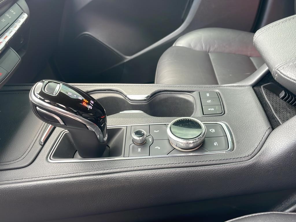 Cadillac XT4 Vehicle Full-screen Gallery Image 22
