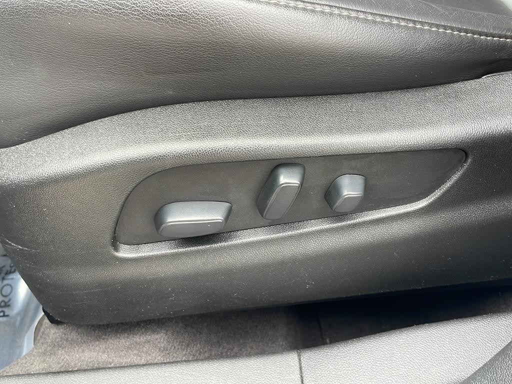 Cadillac XT4 Vehicle Full-screen Gallery Image 32