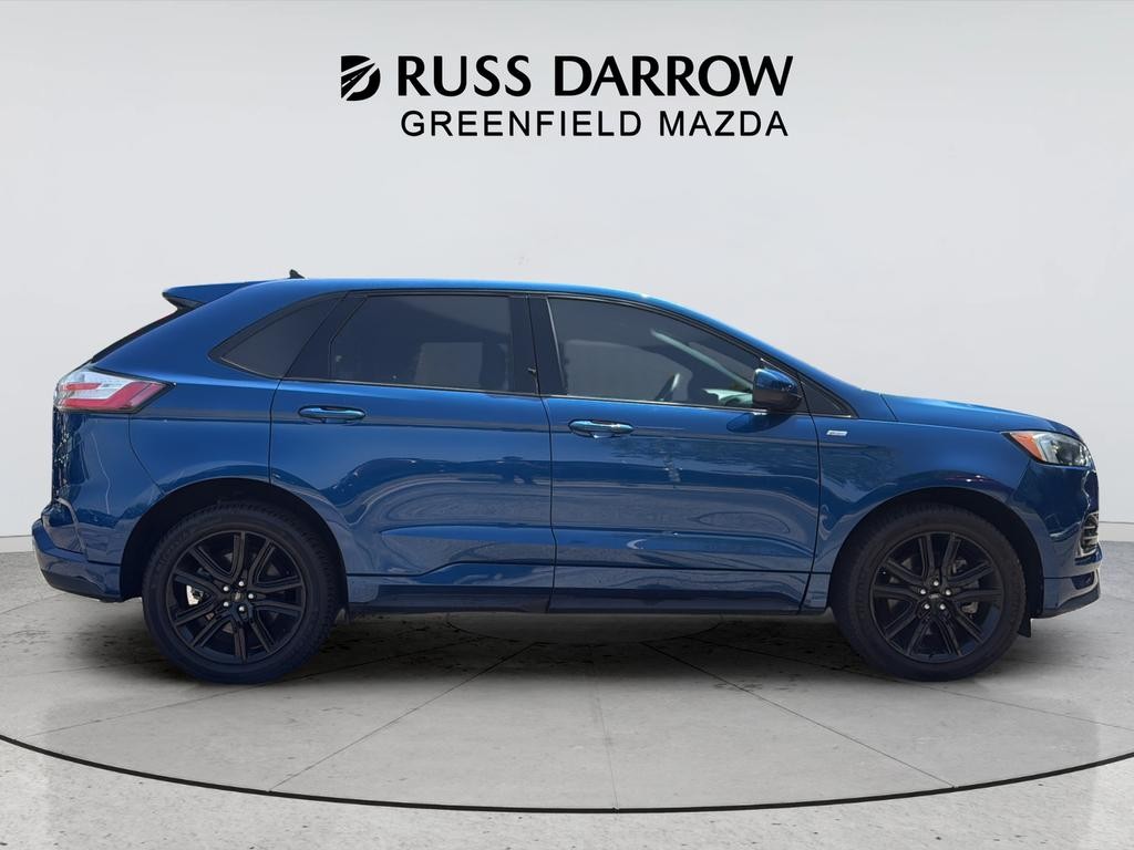 Ford Edge Vehicle Full-screen Gallery Image 06