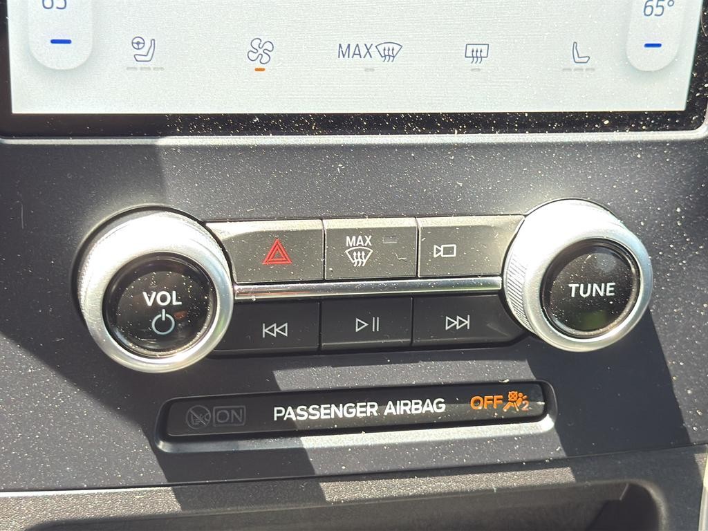 Ford Edge Vehicle Full-screen Gallery Image 17