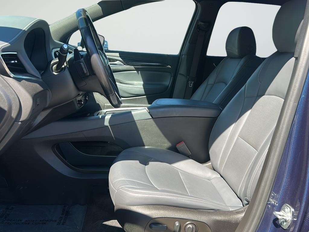 Buick Enclave Vehicle Full-screen Gallery Image 10