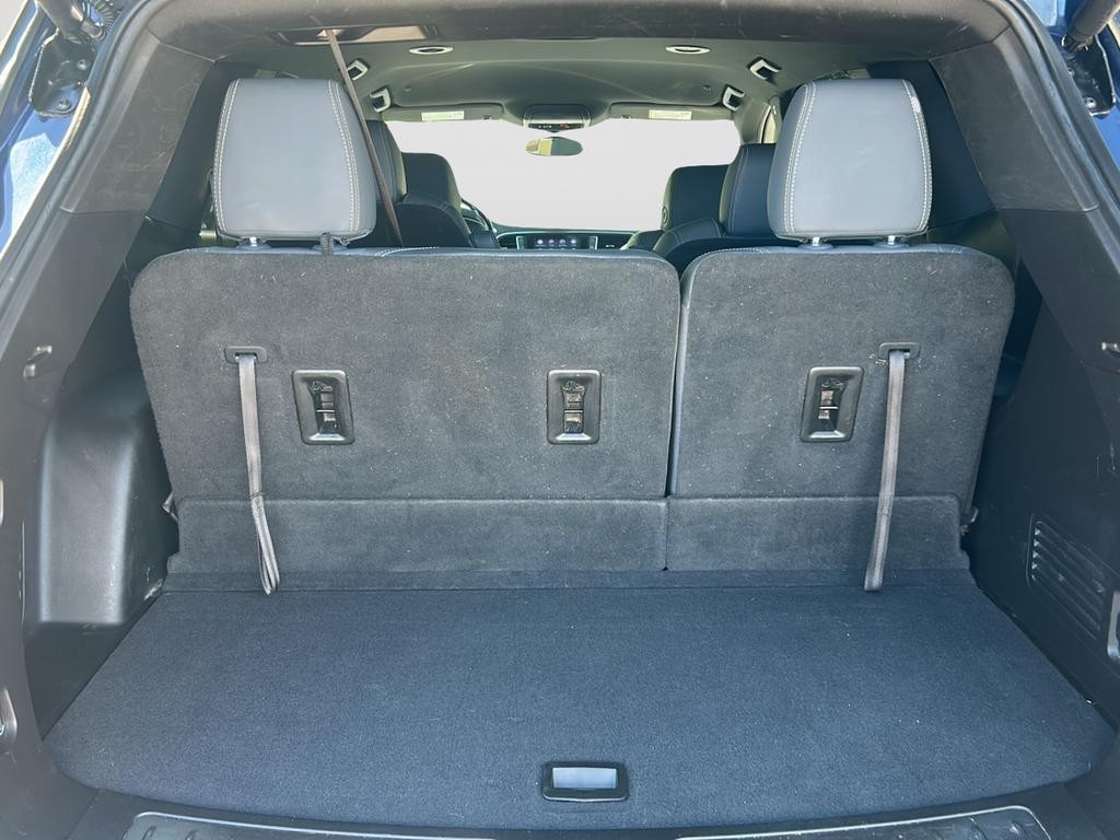 Buick Enclave Vehicle Full-screen Gallery Image 12
