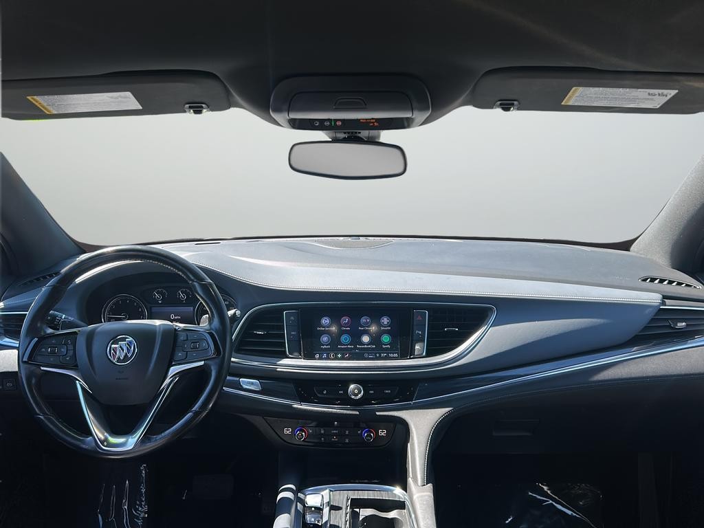 Buick Enclave Vehicle Full-screen Gallery Image 15