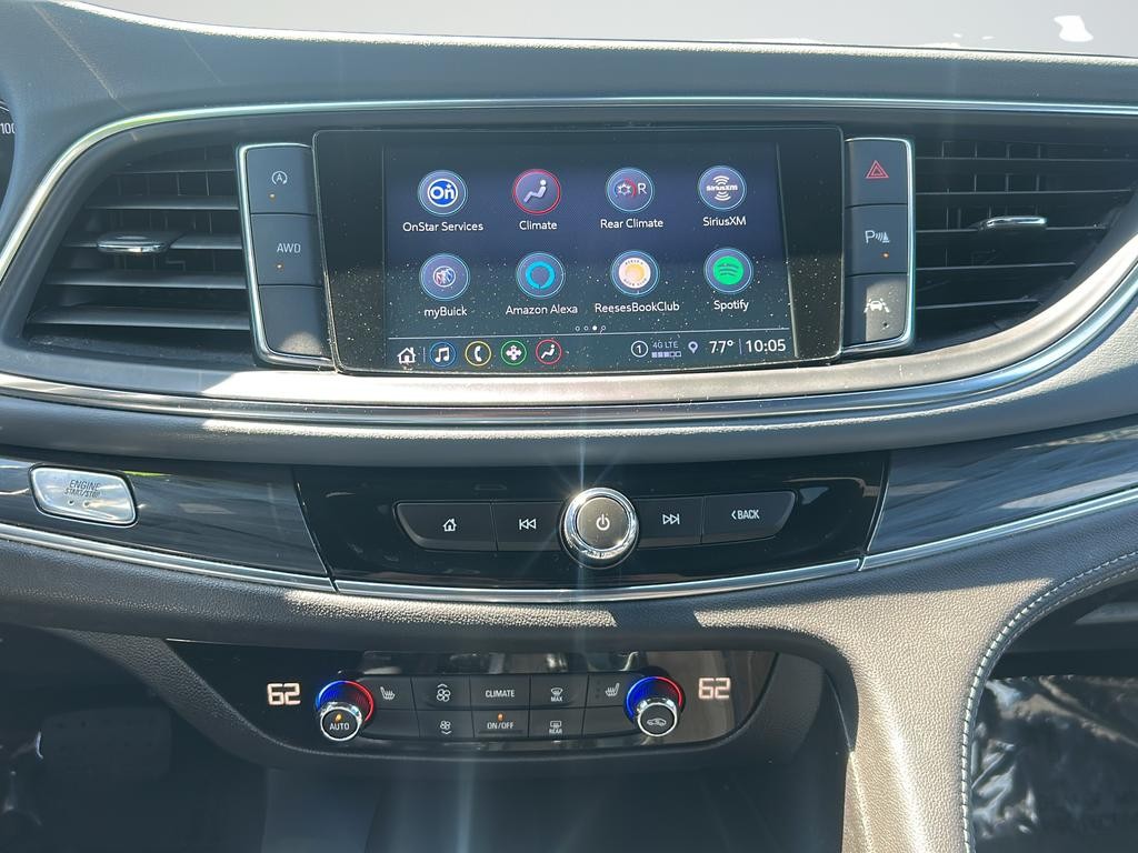 Buick Enclave Vehicle Full-screen Gallery Image 19