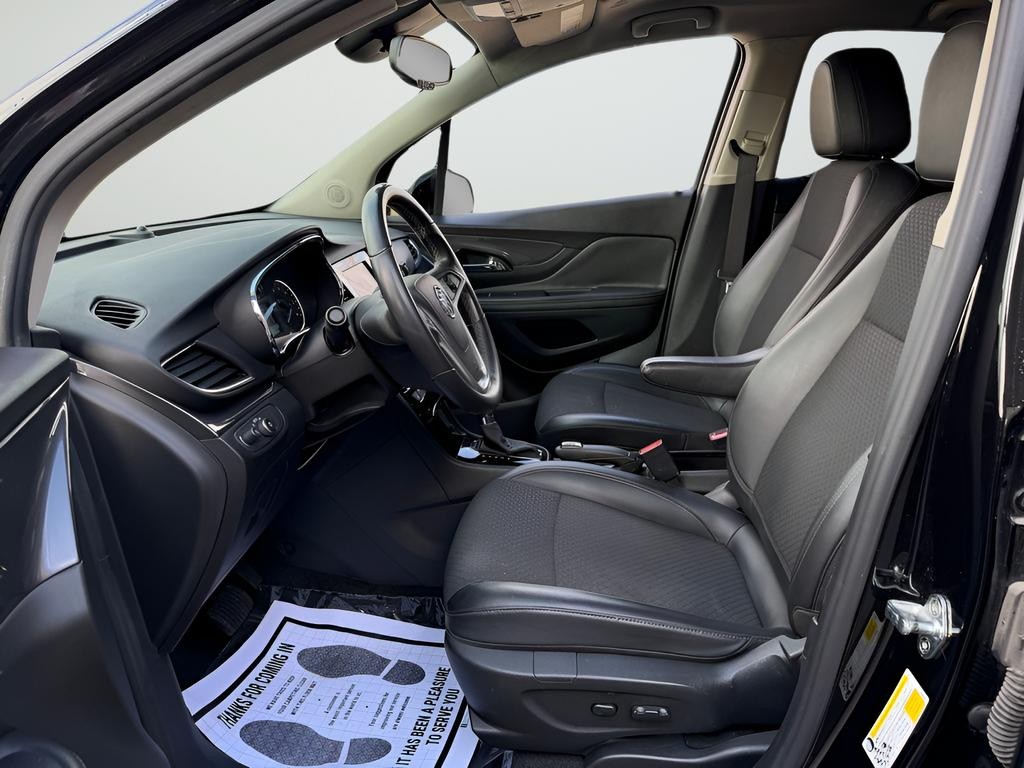 Buick Encore Vehicle Full-screen Gallery Image 10