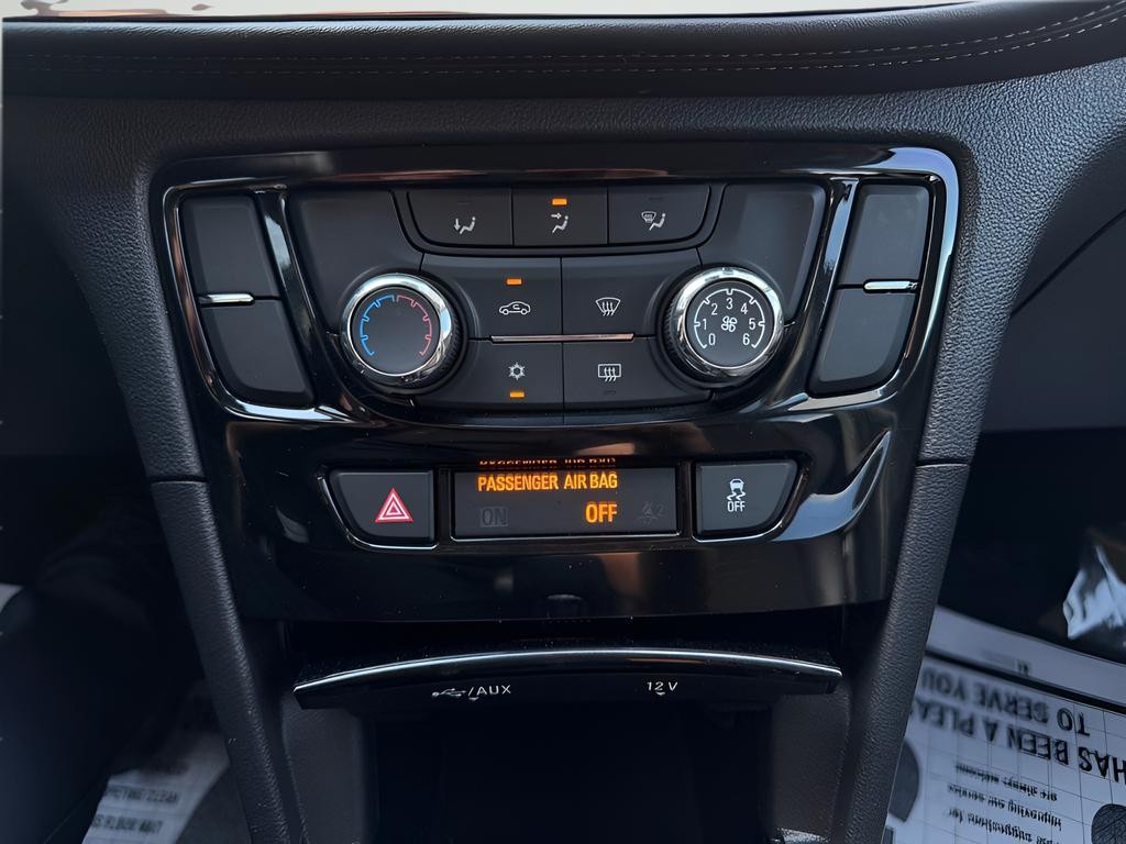Buick Encore Vehicle Full-screen Gallery Image 16