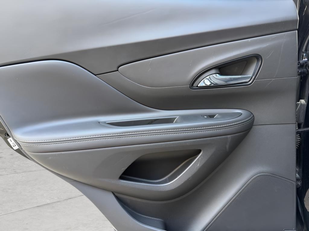 Buick Encore Vehicle Full-screen Gallery Image 17