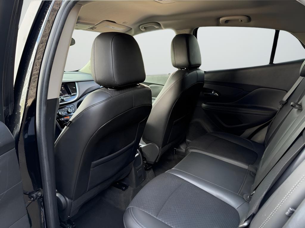 Buick Encore Vehicle Full-screen Gallery Image 19