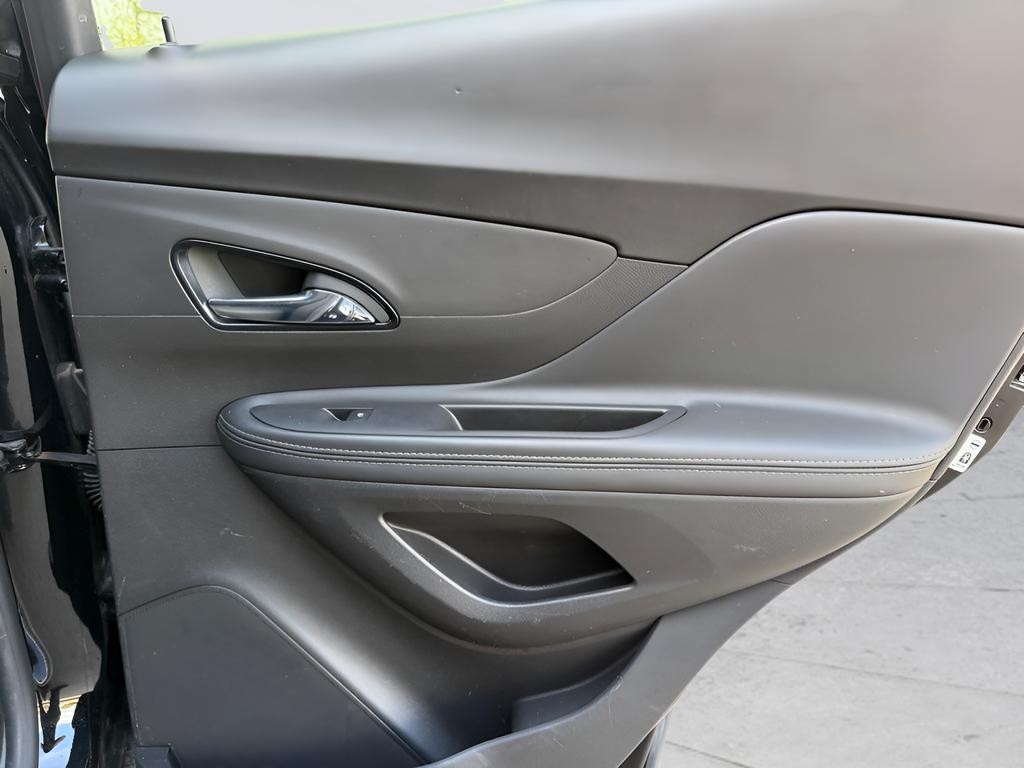 Buick Encore Vehicle Full-screen Gallery Image 24