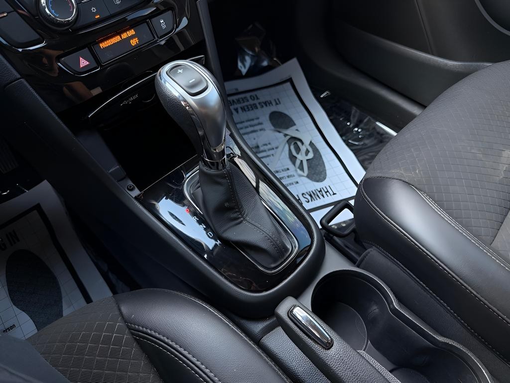 Buick Encore Vehicle Full-screen Gallery Image 30